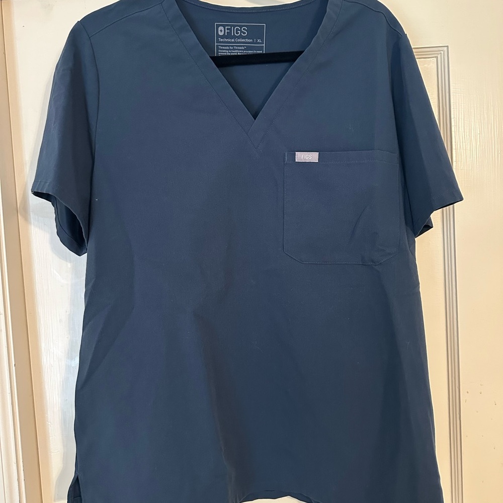 Figs Women’s dark harbor cataraina XL scrub top